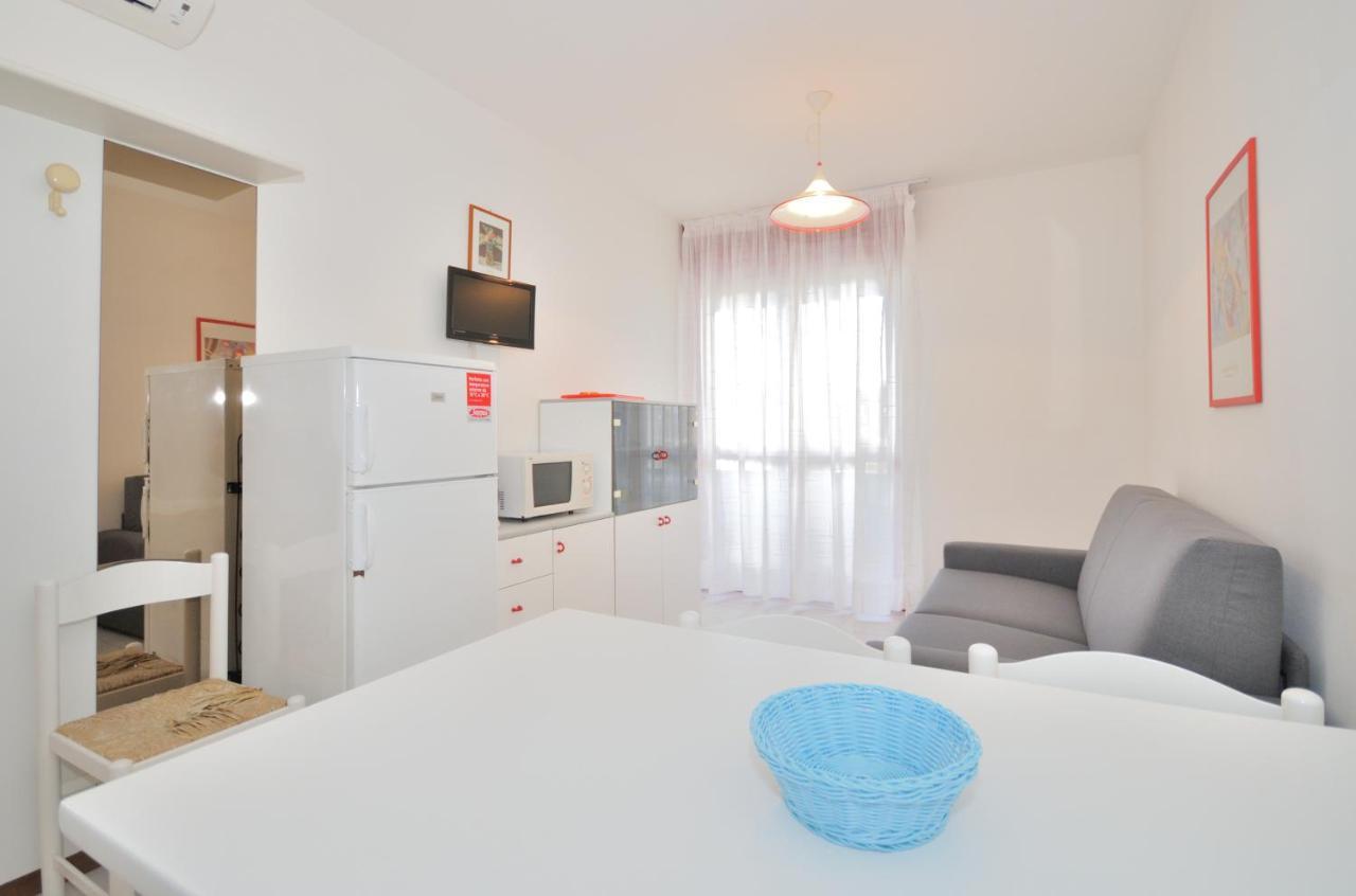 Condominio Nautilus Бибионе Экстерьер фото